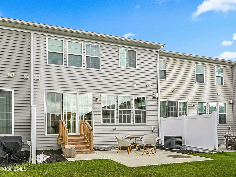 4039 Heron Dr — Photo 41