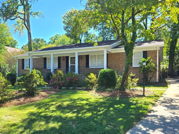 3703 Hickory Hill Dr, Greensboro, NC 27410