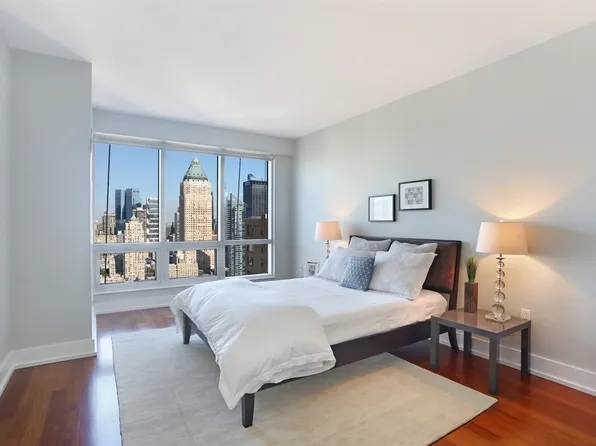 350 West 42nd Street image 6 of 10