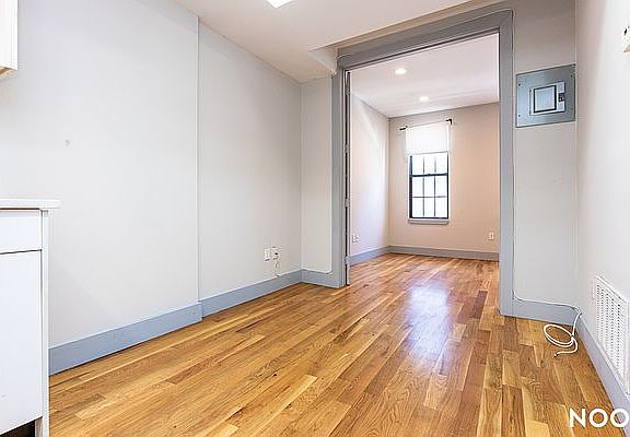 4th image of 13 Marcus Garvey Blvd APT 3R