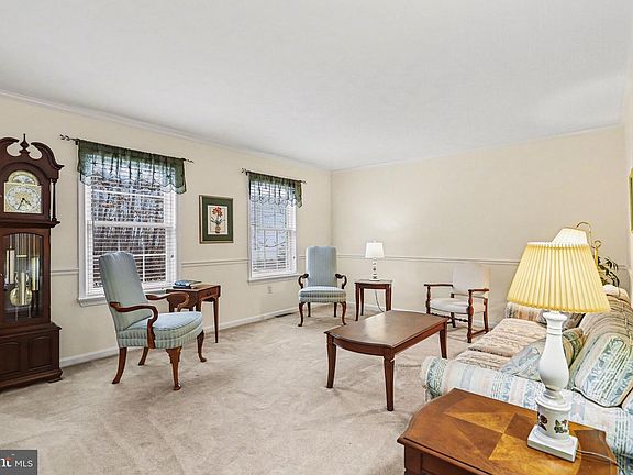 4th image of 75 Longview Blvd