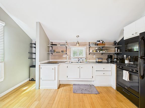 4th image of 515 Cedar Crest Ct #B