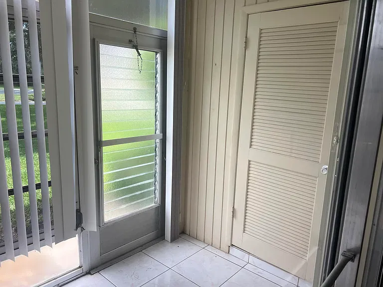 98 Spring Lake Dr #103 — Photo 10