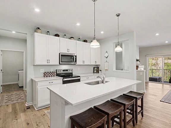 5th image of 644 Morven Park Dr Unit 5F