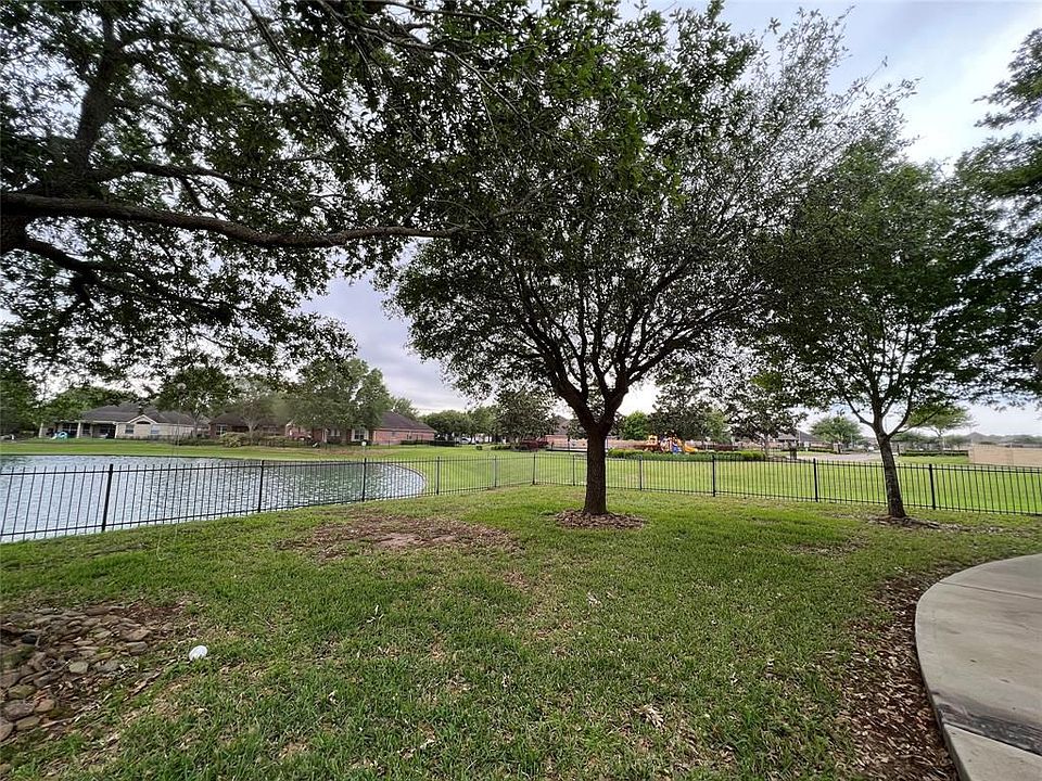 1st image of 26011 N Lakefair Dr