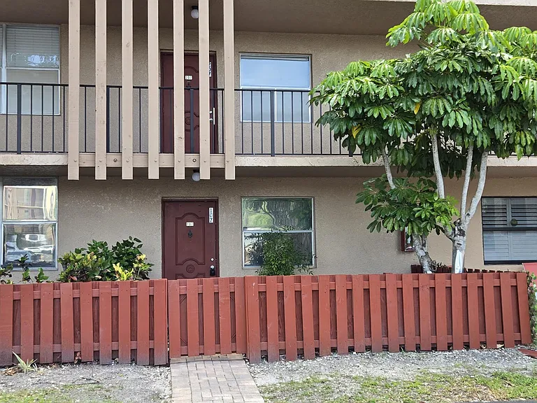 7300 Lake Circle Dr #107 — Photo 2