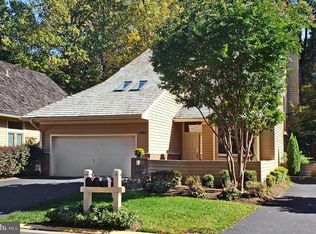 1620 Woodstock Ln, Reston, VA 20194