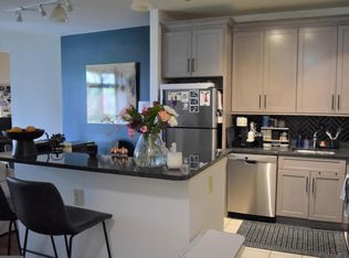 2665 Prosperity Ave APT 124, Fairfax, VA 22031