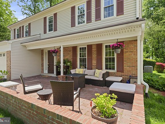 3rd image of 5208 Dunleigh Dr