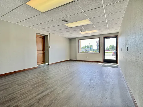 702 E Main St #101 Photo 1