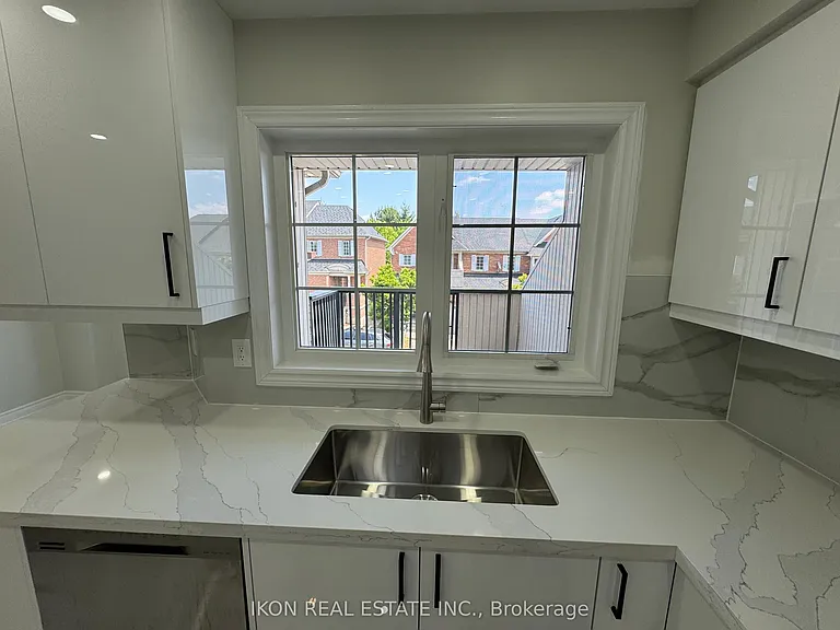 67 Sprucedale Way E — Photo 17