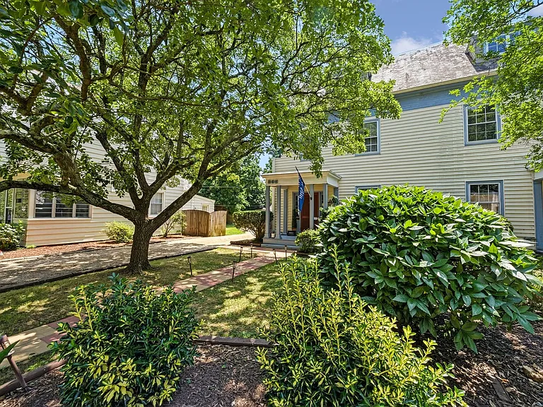 305 Palen Ave — Photo 1