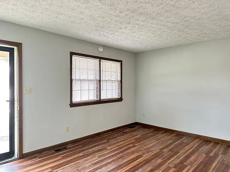 3370 Spangler Dr — Photo 5