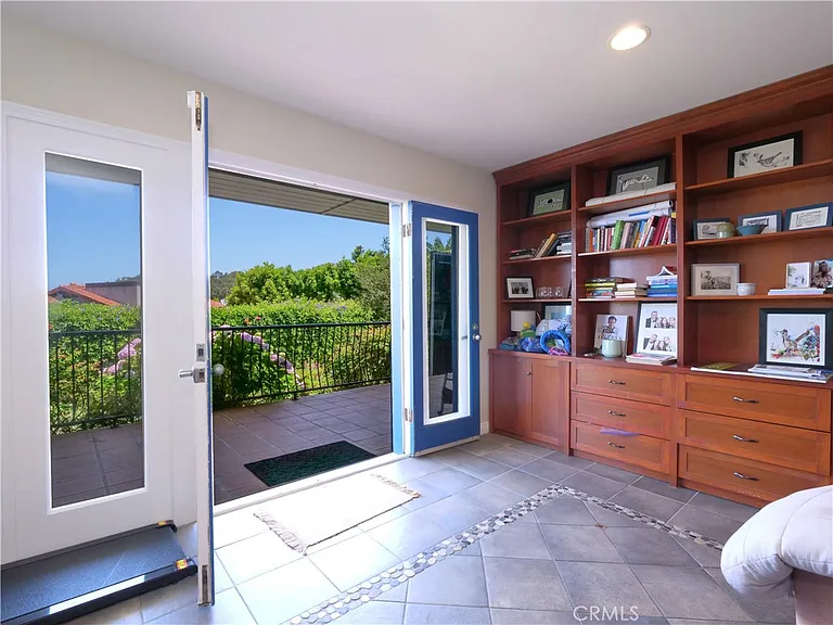345 Palos Verdes Dr W — Photo 21