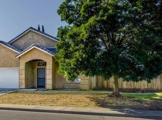 2219 Racquet Club Dr, Los Banos, CA 93635