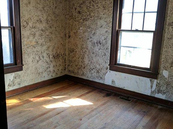 5th image of 310 E Burwell Ave