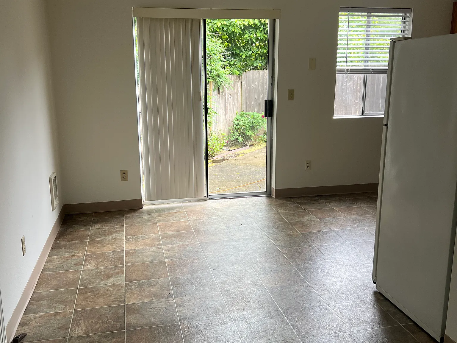 8999 SW Herb Way — Photo 4