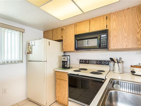5th image of 12538 SW Kingsway Cir APT 1706