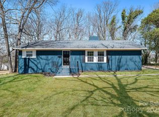 4931 Galax Dr, Charlotte, NC 28213