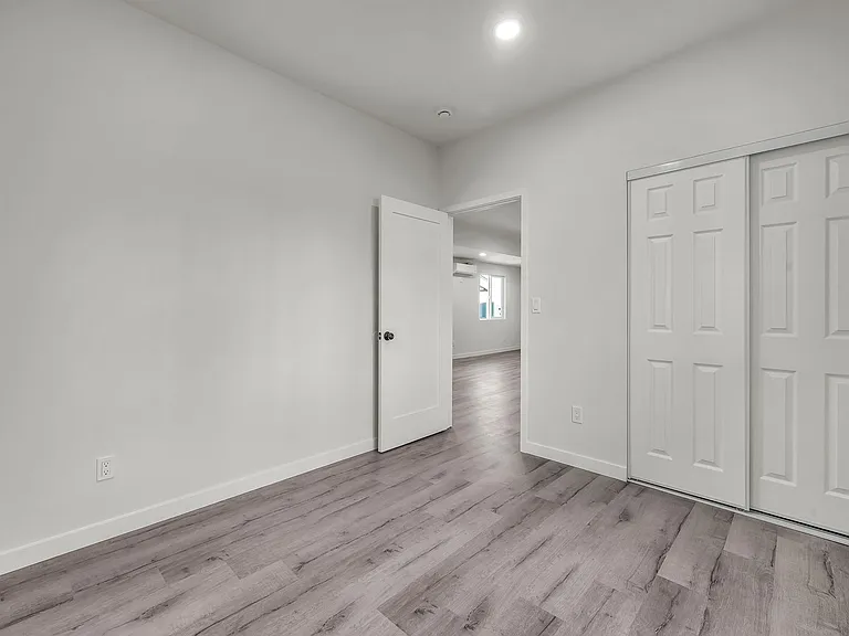5842 Denver Ave — Photo 22