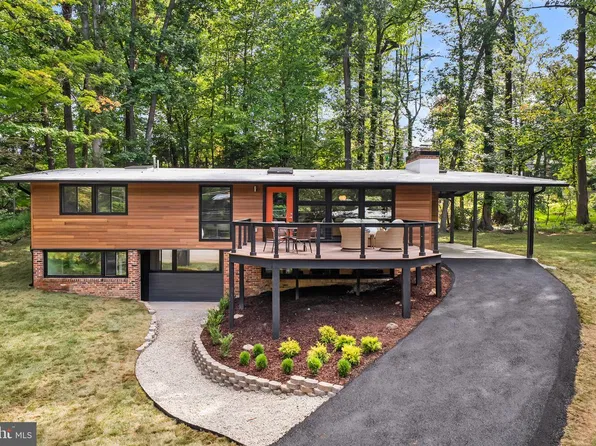 7527 Friar Tuck Ct, Falls Church, VA 22042