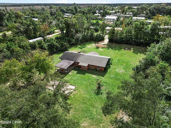4th image of 20742 NE Magnolia St