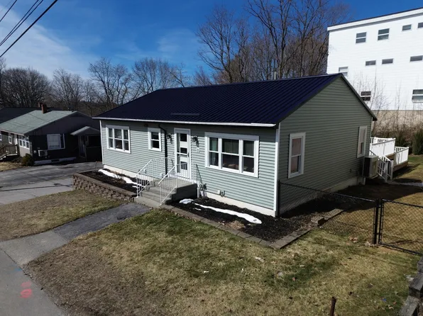 11 Lucille Avenue, Lewiston, ME 04240
