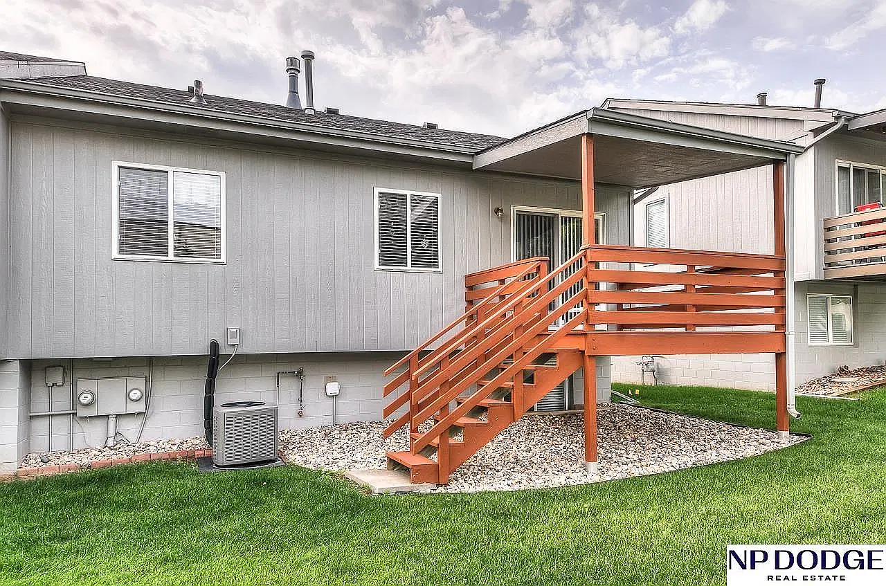 2 bed, 1074 sqft, $1,950 — Photo 4