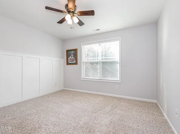 83 Foxhound Ct, Benson, NC 27504