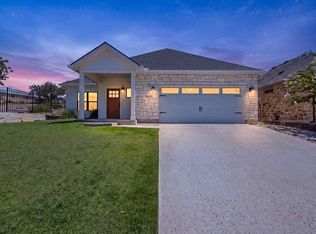 1802 Chateau Ln, Kerrville, TX 78028