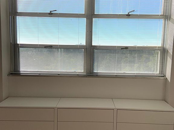 Drawers in Bedroom 1