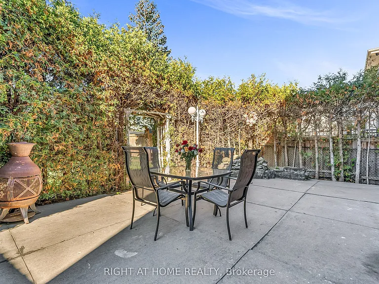 373 Firglen Rdg — Photo 30