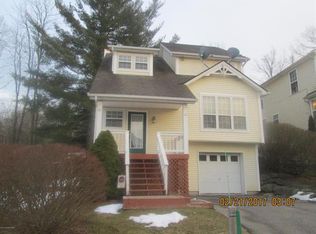 222 Hawthorne Village Ct, East Stroudsburg, PA 18302