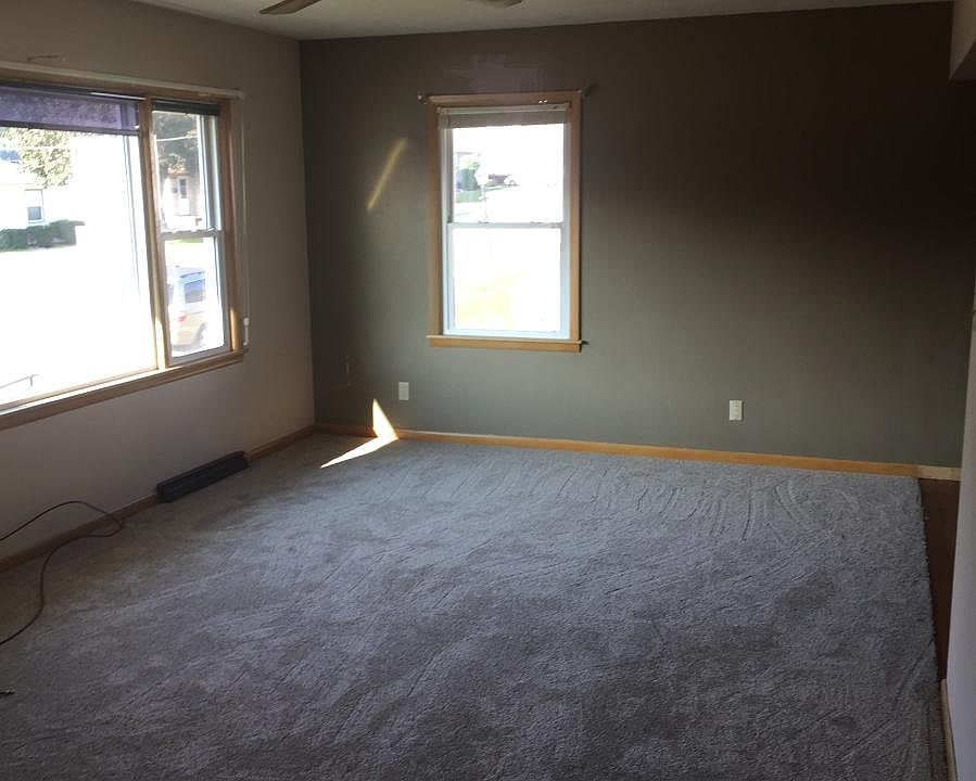 2nd image of 2480 Mineral St