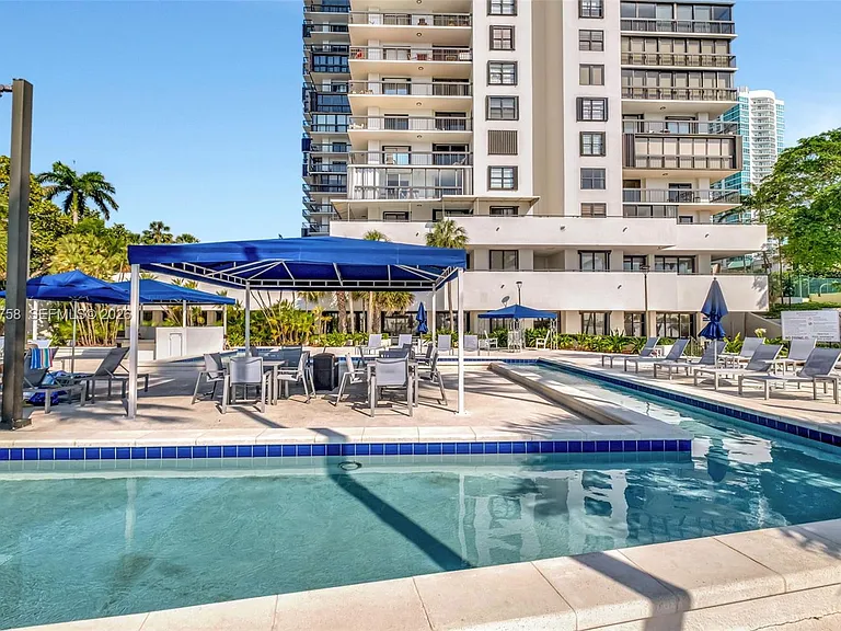 2333 Brickell Ave #305 — Photo 32