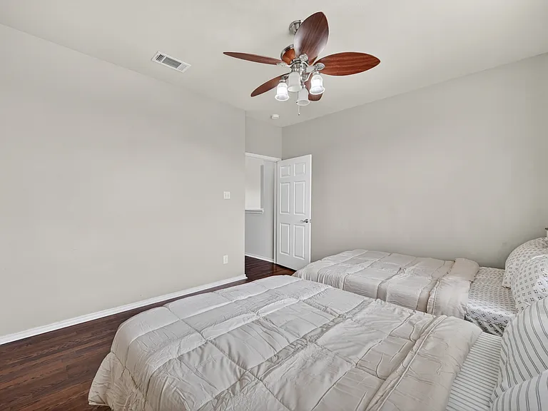 154 Castleridge Dr #B — Photo 17