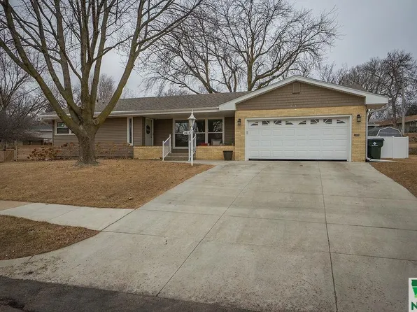 2615 S Olive St, Sioux City, IA 51106