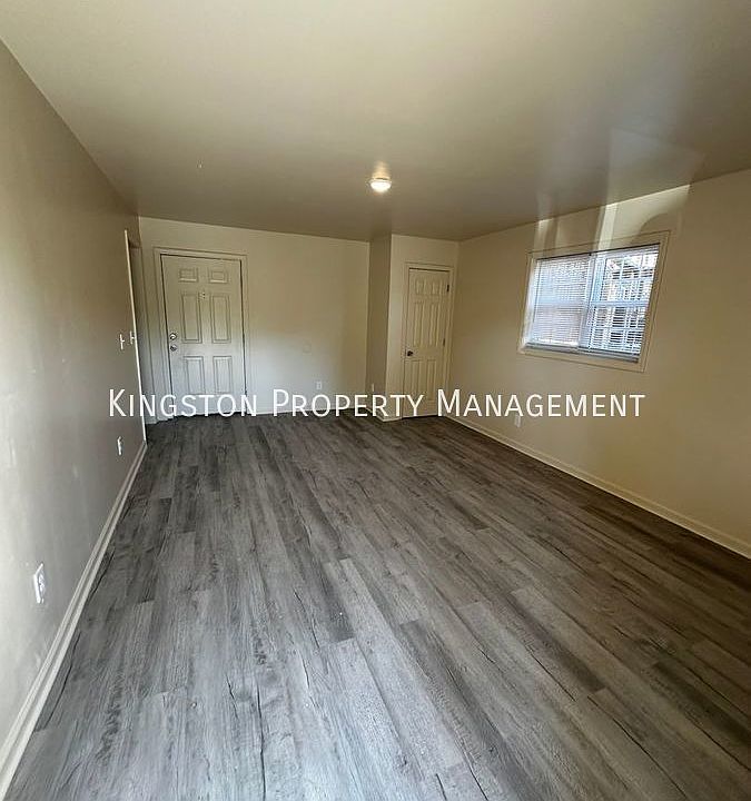 1st image of 25 Holladay Dr #25