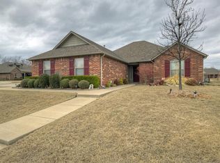 8337 Vantage Ct, Claremore, OK 74019