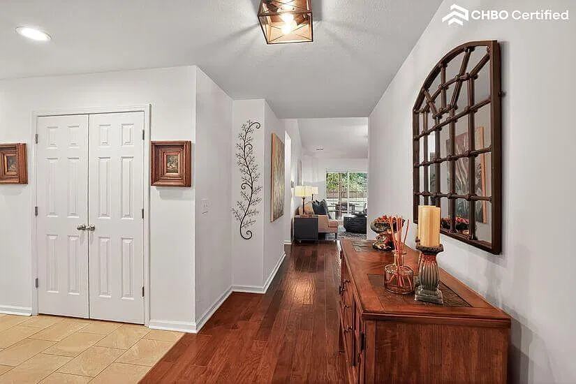 Beautiful 4BR Home Near Downtown Greer — Photo 4