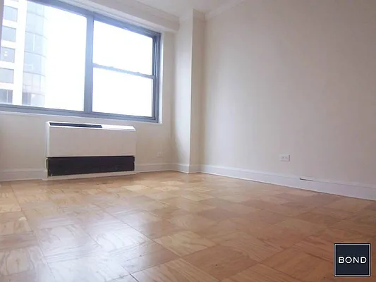 Rented by Bond New York | media 13