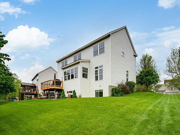 2nd image of 730 Tilia Ln