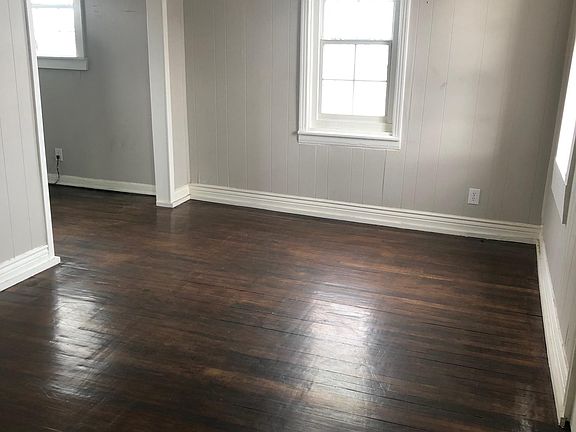 2nd image of 424 1/2 N Jefferson St