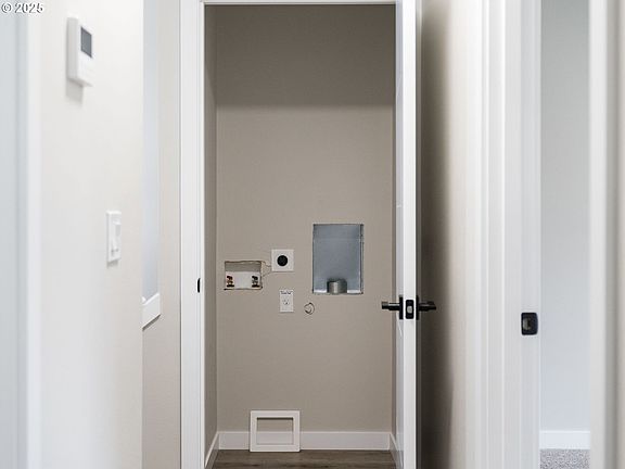 4th image of 14366 SE Knight St