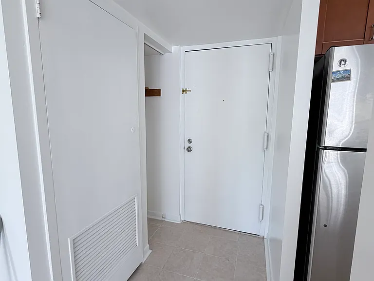 3100 S Manchester St #603 — Photo 2