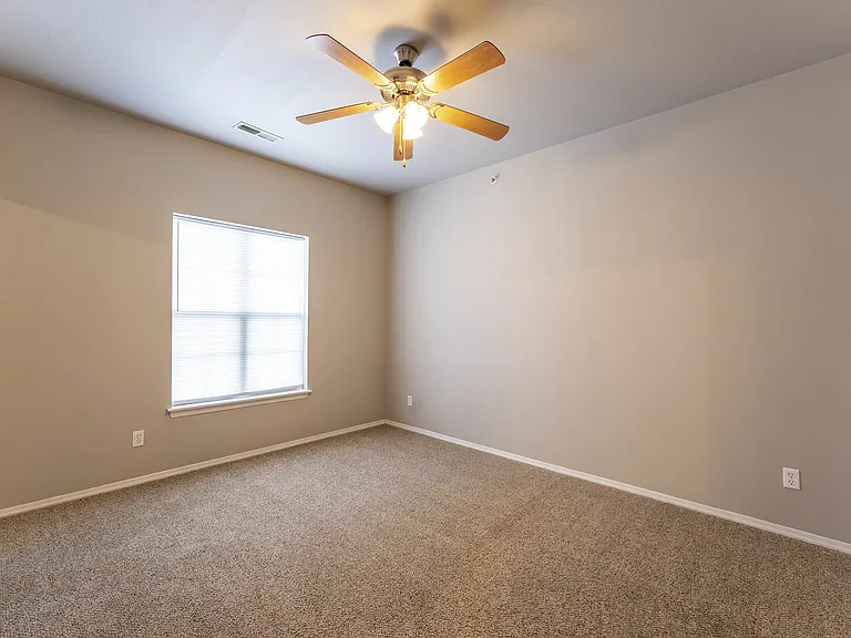 Coryell Courts Apartments — Photo 51