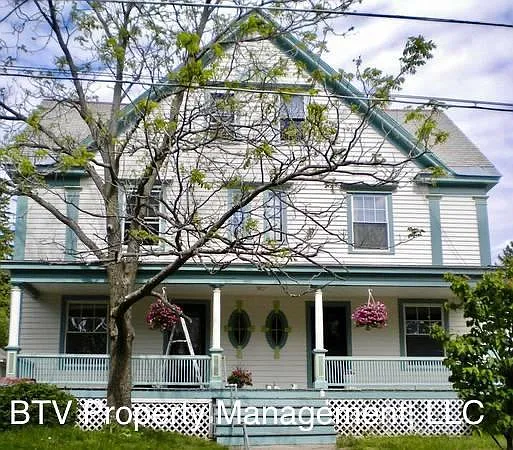 FRONT RIGHT porch goes with this unit!!