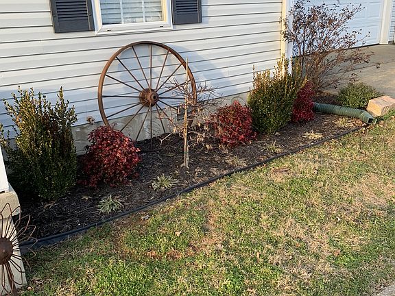 4th image of 2907 Penny Ln