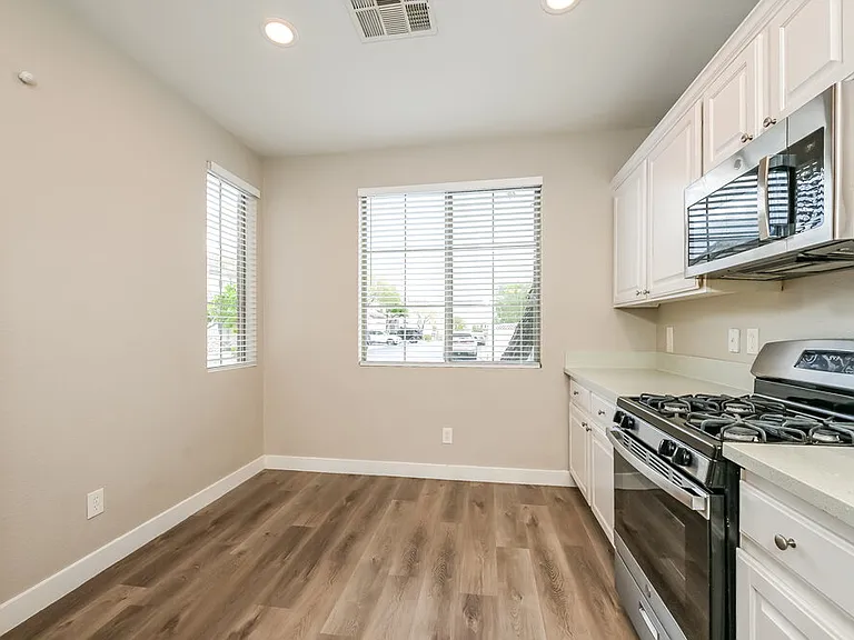 8115 Altamont Ridge St — Photo 9