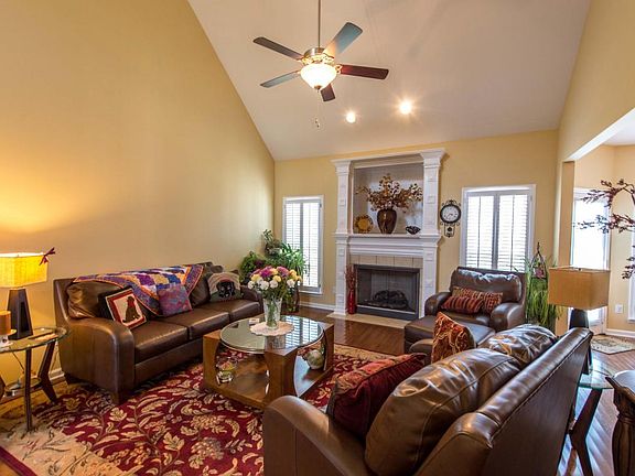 4th image of 6681 Janson Ln